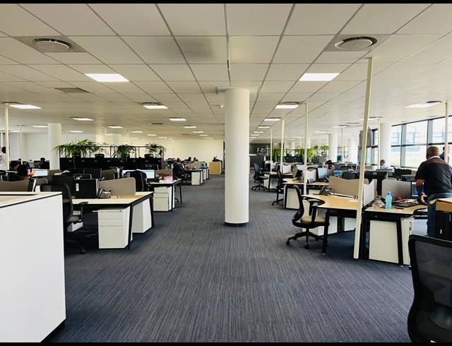 2,495M² OFFICE TO LET IN NOORDWYK